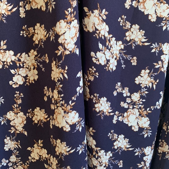 Forever21 dress size small low back low v-neck low v-back - Picture 4 of 6